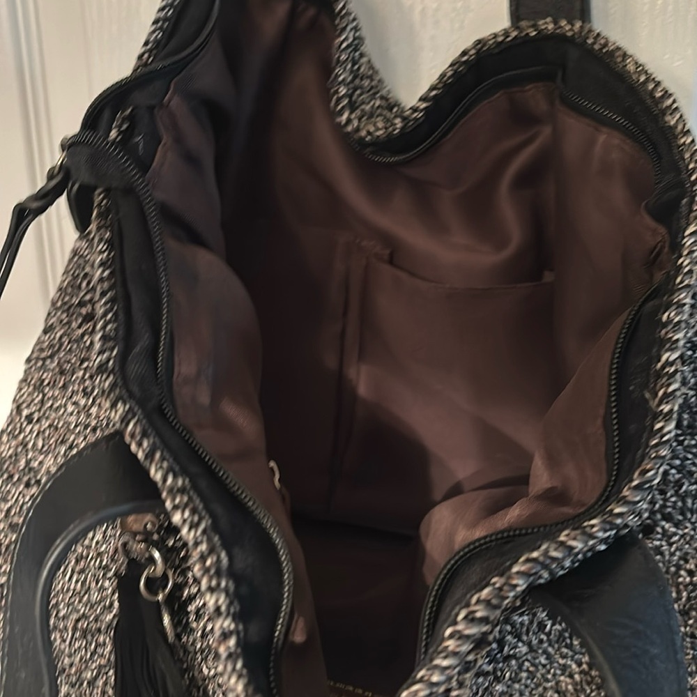 The Sak Crocheted Purse Shoulder Bag With Sak Charm And Tassel Zip Closure - Picture 3 of 5